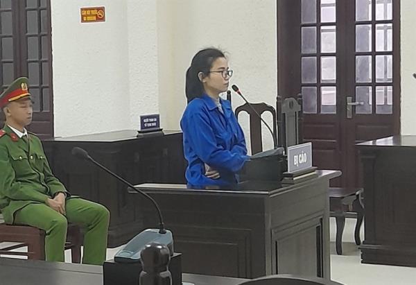 Đặt làm sổ đỏ giả để lừa đảo kiếm tiền trả nợ vay nặng lãi