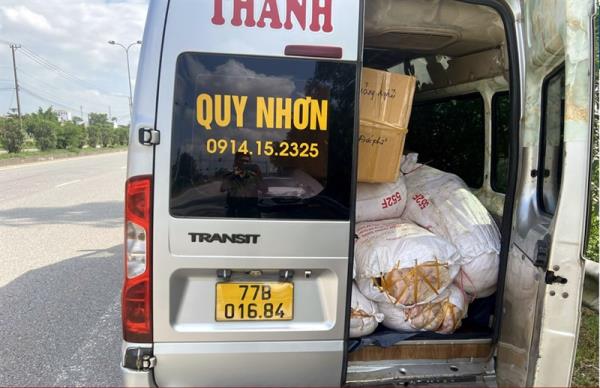 Xe khách chở mỡ bẩn