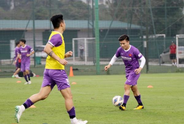 Tuyển Việt Nam test đội hình