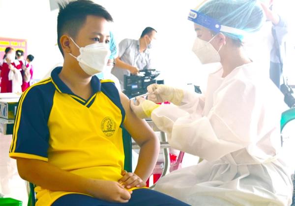 Đà Nẵng tiếp tục tiêm vaccine phòng COVID-19 cho gần 15.000 trẻ em