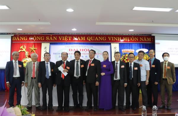 Ông Hoàng Ngọc Khăn được bầu làm Chủ tịch đầu tiên của Hội Hán Nôm TP Đà Nẵng