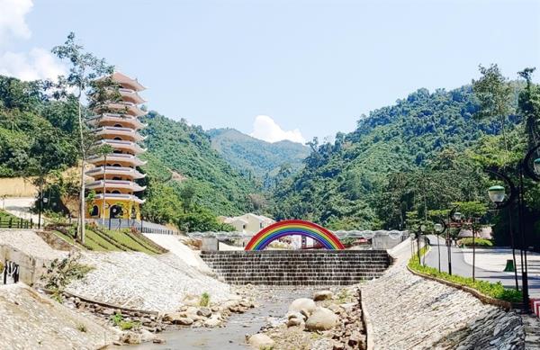 Quảng Nam giám sát việc bảo vệ rừng và sử dụng đất trong dự án du lịch Cổng Trời Đông Giang