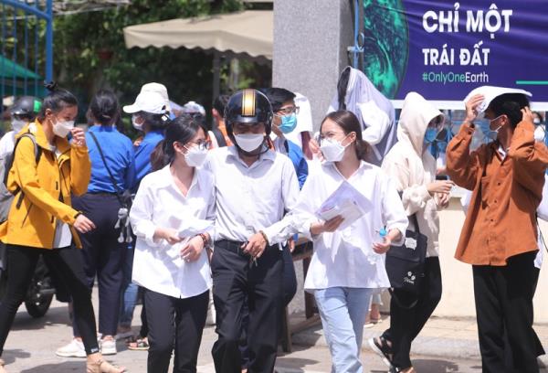 Nhiều thí sinh Đà Nẵng có tâm trạng trái ngược với đề Ngữ văn trong ngày đầu thi tốt nghiệp THPT 2022