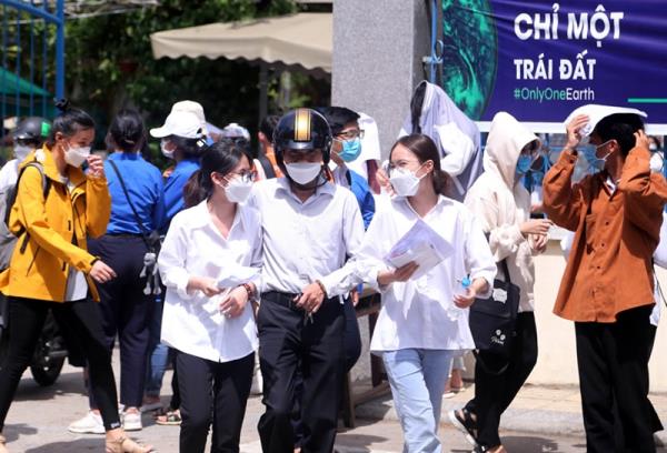 Ngày đầu tiên kỳ thi tốt nghiệp THPT 2022: Không khó, nhưng khó đạt điểm cao
