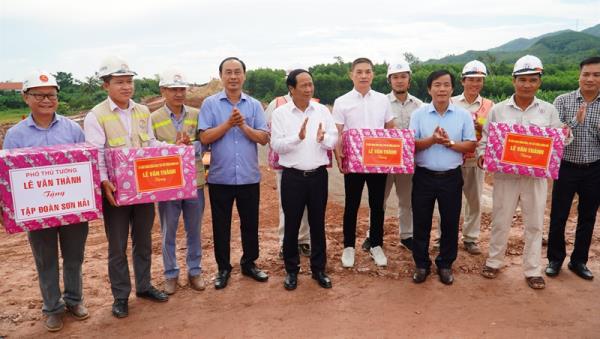 Nỗ lực hoàn thành, sớm đưa vào khai thác dự án thành phần đầu tư xây dựng đoạn Cam Lộ - La Sơn
