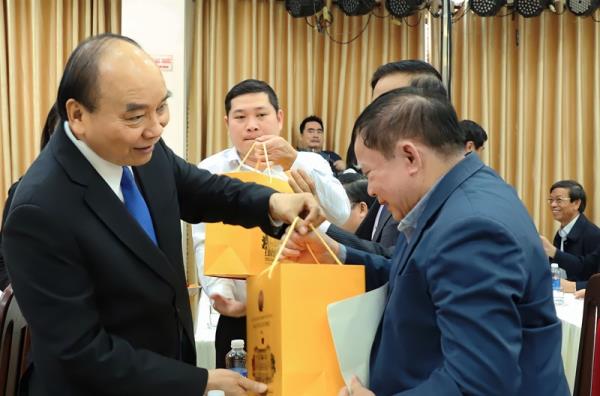 Chủ tịch nước Nguyễn Xuân Phúc gặp mặt cán bộ hưu trí cấp cao trước thềm năm mới