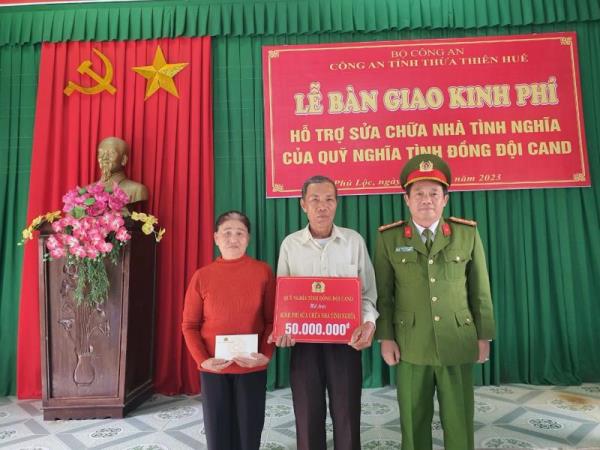 Hỗ trợ kinh phí xây dựng nhà tình nghĩa