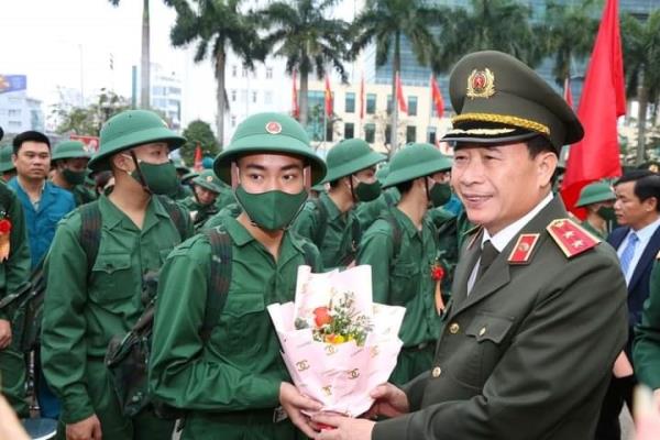 Lãnh đạo Bộ Công an dự lễ giao nhận quân tại các địa phương