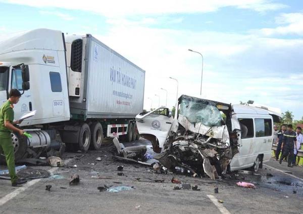 Báo động tình trạng mất ATGT trên đường tránh Vĩnh Điện