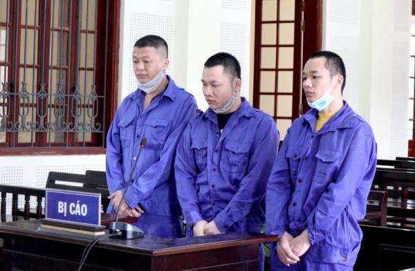 Chú kéo cháu và bạn thân vào tù vì ma túy