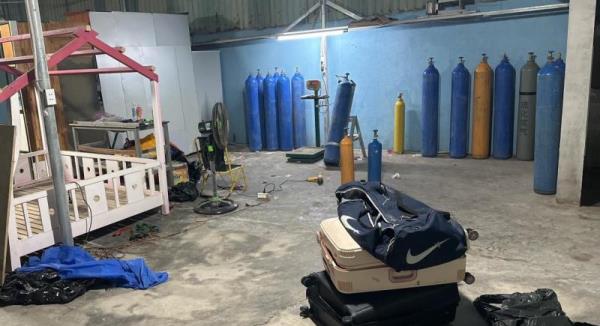 Phát hiện kho chứa khí cười