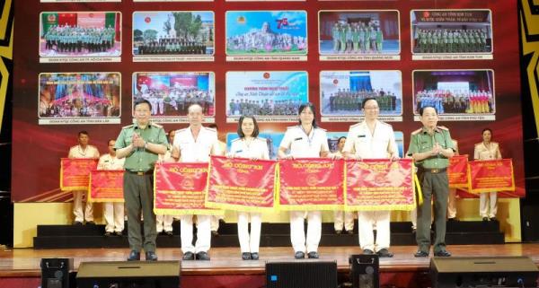 Tô đậm hình tượng người CAND Vì nước quên thân, vì dân phục vụ