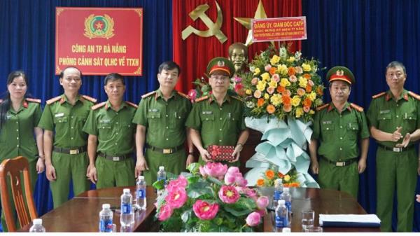 Lãnh đạo Công an TP Đà Nẵng chúc mừng lực lượng Cảnh sát QLHC về TTXH nhân ngày truyền thống