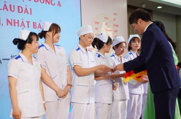300 triệu đồng tặng học bổng cho sinh viên Đà Nẵng thực tập và làm việc tại NhẬt Bản