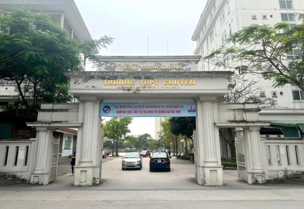 Vụ nữ sinh Trường THPT chuyên Đại học Vinh tự tử: Hiệu trưởng, giáo viên bị khủng bố