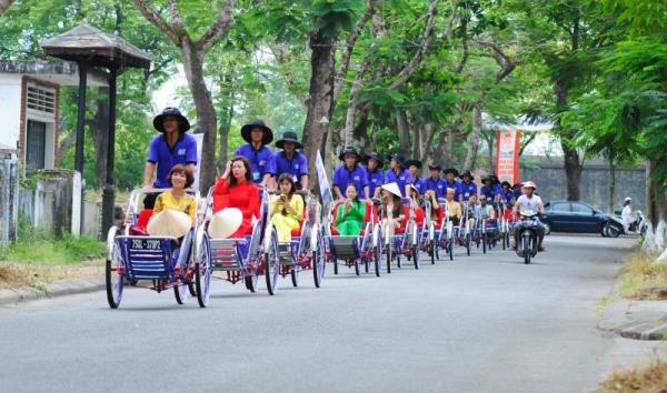 Thừa Thiên - Huế: Xe xích lô lắp mô-tơ điện liệu có an toàn?