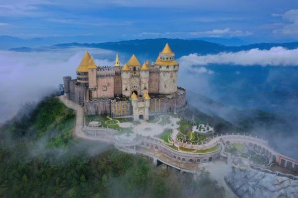 Lễ hội té nước Happy Songkran đậm chất Thái Lan lần đầu tiên diễn ra tại Sun World Ba Na Hills
