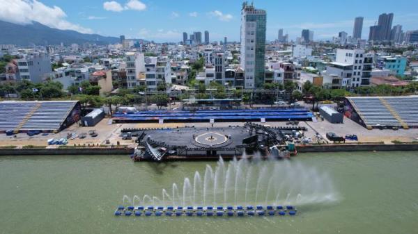 Ngắm sân khấu, khán đài xem Lễ hội pháo hoa Đà Nẵng từ trên cao