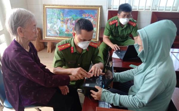 Đắk Nông: Công an thành phố Gia Nghĩa nỗ lực hoàn thành việc cấp CCCD cho 100% công dân đủ điều kiện