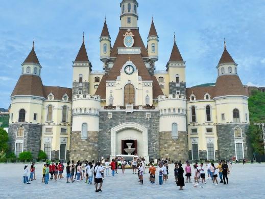 Hé lộ không khí Tuần lễ quốc tế thiếu nhi siêu hoành tráng tại VinWonders Nha Trang