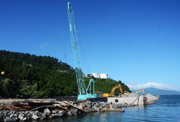 Nhộn nhịp và khẩn trương thi công công trình Cảng Liên Chiểu