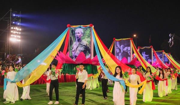 Nhiều hoạt động đặc sắc tại Lễ hội Làng Sen 2023