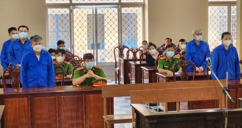 Xét xử nhóm bị cáo lừa đảo điều chuyển giám đốc Công an tỉnh giá 20 tỷ đồng