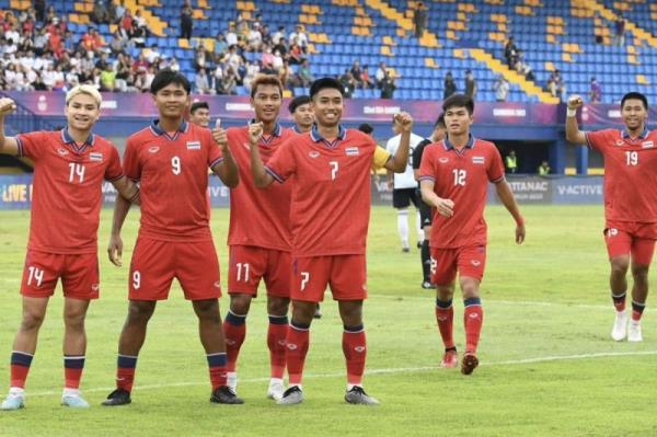 Thắng đậm U22 Lào, U22 Thái Lan gây sức ép lớn cho U22 Việt Nam