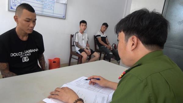 Liên tiếp bắt nhiều con nghiện