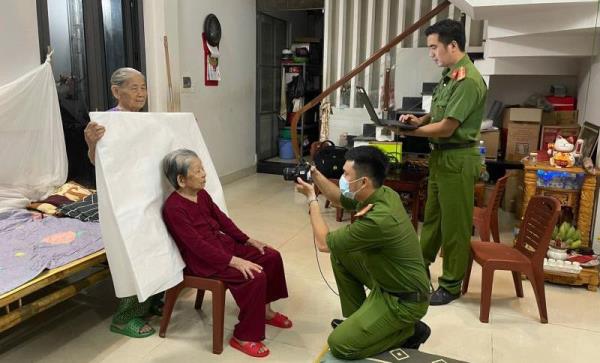 Đẩy mạnh công tác cấp CCCD và kích hoạt tài khoản định danh điện tử lưu động