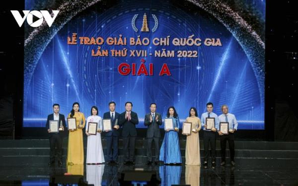 Toàn cảnh Lễ trao Giải Báo chí Quốc gia lần thứ 17 năm 2022