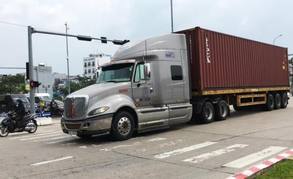 Loại xe tải nào bị tạm ngưng hoạt động trong kỳ thi vào lớp 10 THPT năm học 2023-2024 tại TP Đà Nẵng?