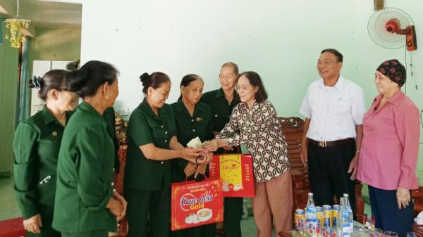 Nồng ấm tình đồng đội giữa đời thường