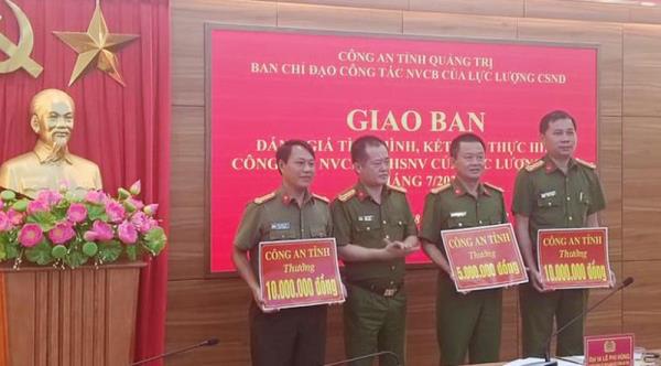 Khen thưởng đột xuất nhiều đơn vị Công an phá án lừa đảo, đánh bạc qua mạng