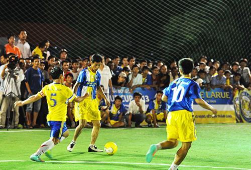 300 đội bóng phong trào tham gia Giải bóng đá Larue Cup - Cúp siêu phủi khu vực Miền Trung và Tây Nguyên