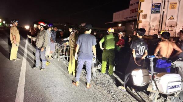 Điều tra vụ 2 người bị đâm thương vong tại lề Quốc lộ 1