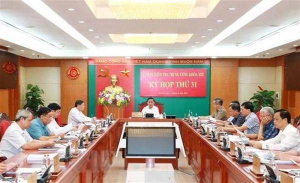 Đề nghị Bộ Chính trị xem xét kỷ luật một số cán bộ, đảng viên