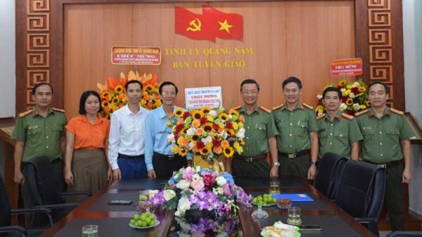 Lực lượng Công an thăm, chúc mừng Ngày truyền thống Ngành Tuyên giáo