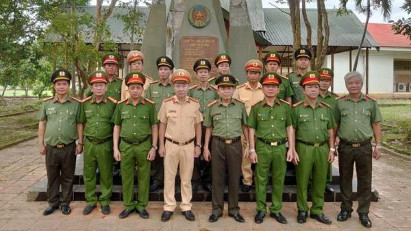 Đoàn Về nguồn Công an TP Đà Nẵng dâng hương tại Khu Di tích Lịch sử văn hóa Quốc gia đặc biệt Trung ương Cục Miền Nam