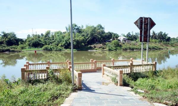 Bến tàu du lịch ở sông Túy Loan rơi vào cảnh chờ tàu