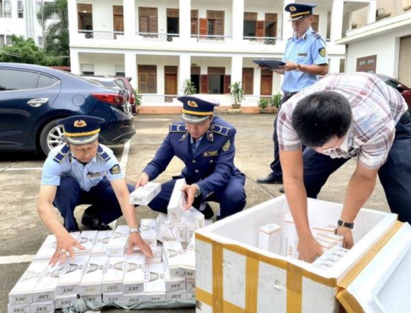 Shipper hàng cấm giá bèo