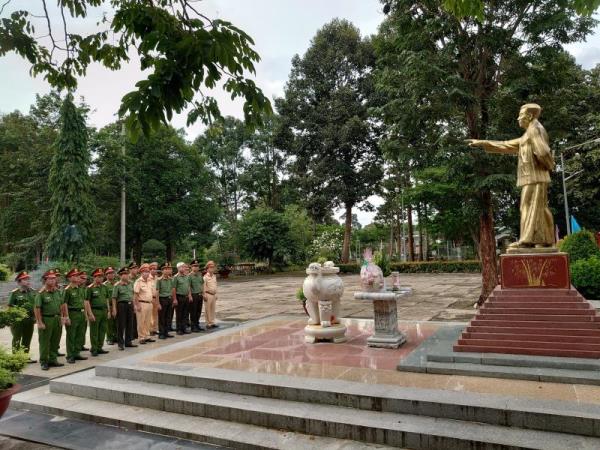 Nhật ký một cuộc Về nguồn