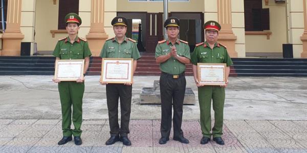 Nhiều tập thể, cá nhân thuộc Công an Quảng Trị được Bộ trưởng Bộ Công an và UBND tỉnh tặng Bằng khen