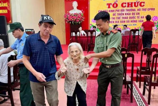 Mỗi cán bộ chiến sĩ phải thực sự là kiểu mẫu về tinh thần phục vụ nhân dân