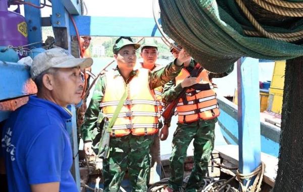 Miền Trung siết chặt chống khai thác hải sản trái phép