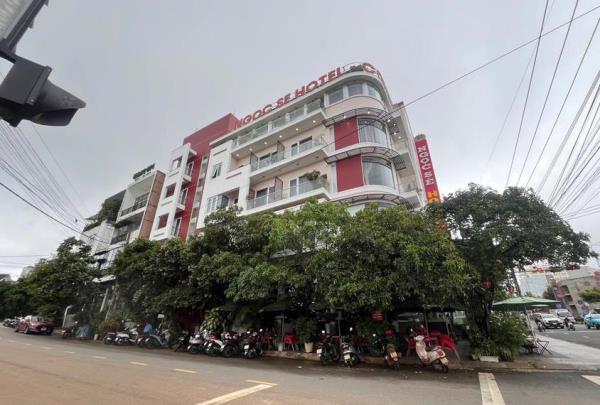 Khởi tố người chứa lẫn môi giới mại dâm