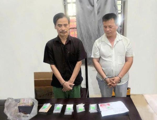 Khởi tố 2 đối tượng buôn ma túy
