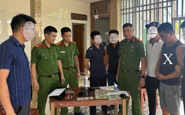Bóc gỡ đường dây mua bán trái phép chất ma túy