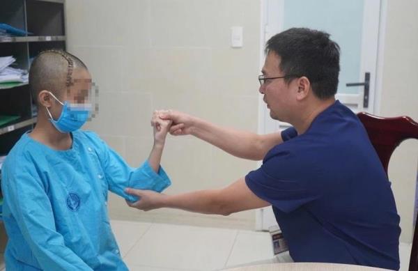 Bệnh viện Đà Nẵng cứu sống bệnh nhi 13 tuổi đột quỵ do xuất huyết não