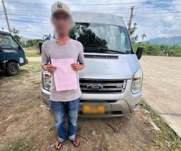 Chặn đứng tài xế xe khách chở 9 hành khách vi phạm nồng độ cồn